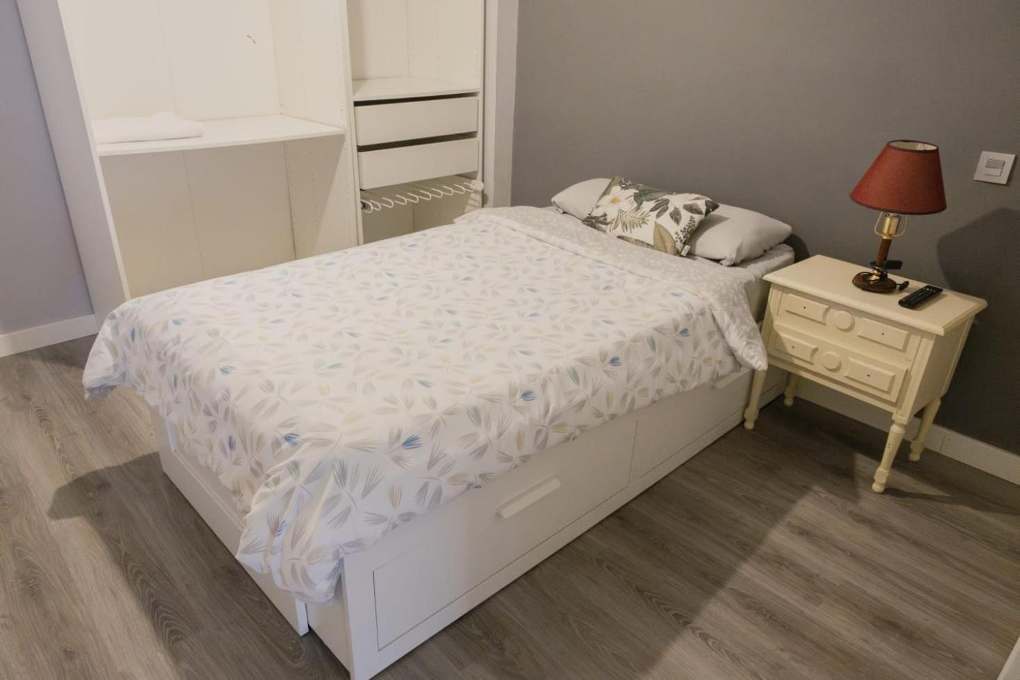 Apartamento Cerca Del Pilar Zaragoza Bagian luar foto