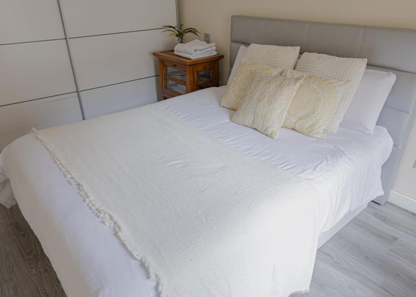 Apartamento Cerca Del Pilar Zaragoza Bagian luar foto